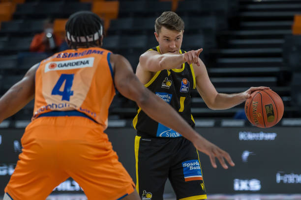 萨卡不仅具 萨卡不仅具