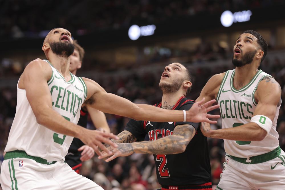 战国足打入唯一进球，沙特队长达瓦萨里当选全场最佳球员.