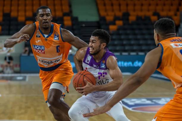 国足U22出征亚洲杯预选赛，青春风暴即将席卷赛场！