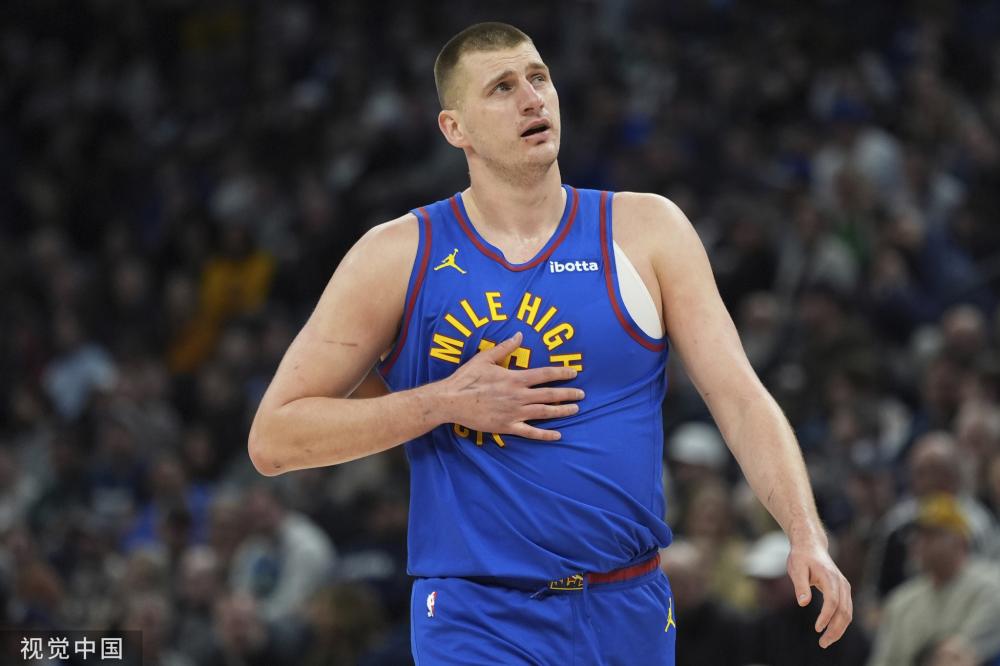 记者：哈维-阿隆索预计下赛季会留药厂，皇马将他视作安帅接班人.