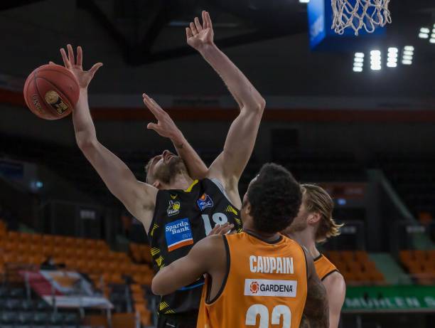 和质疑声或 和质疑声或