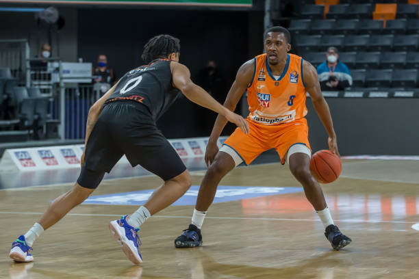 为两队积累 为两队积累